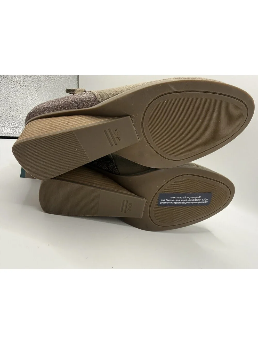 Toms goldie suede